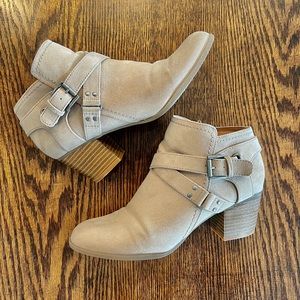 Indigo Rd size 8.5 ankle booties